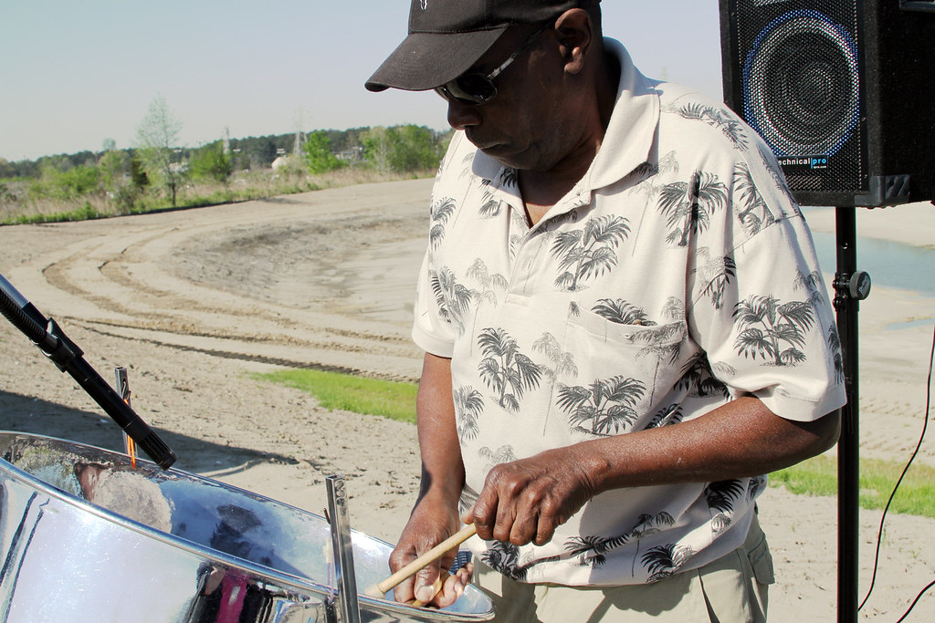 120329AON889006 PORTSMOUTH, Va. Elton Williams plays… Flickr