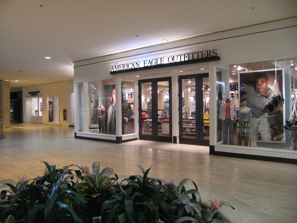 American Eagle Outfitters West Edmonton Mall Another US ch… Flickr