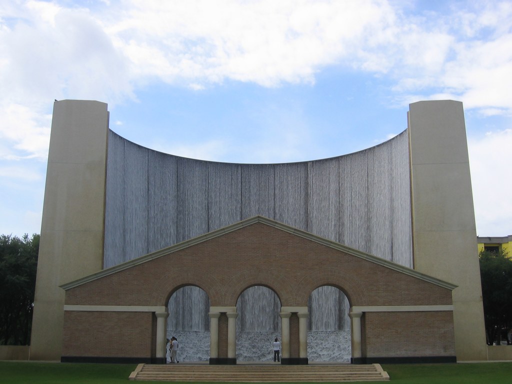 Houston Water Wall Fountain No, not a land only accessible… Flickr