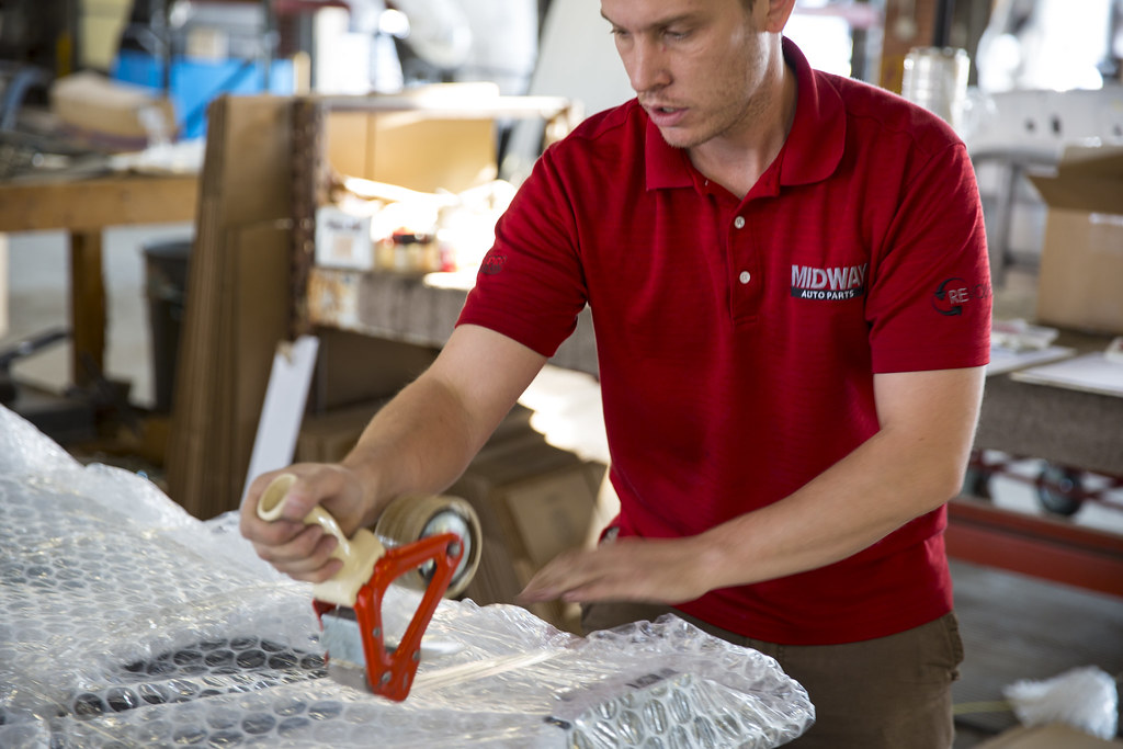 GO2A2652 Midway Auto Parts Flickr