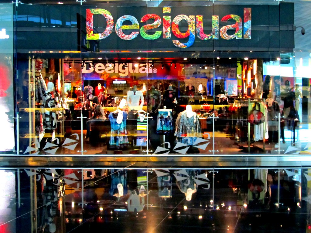 Desigual Store op El Prat / Barcelona Barcelona 2012 Rob Jacobs