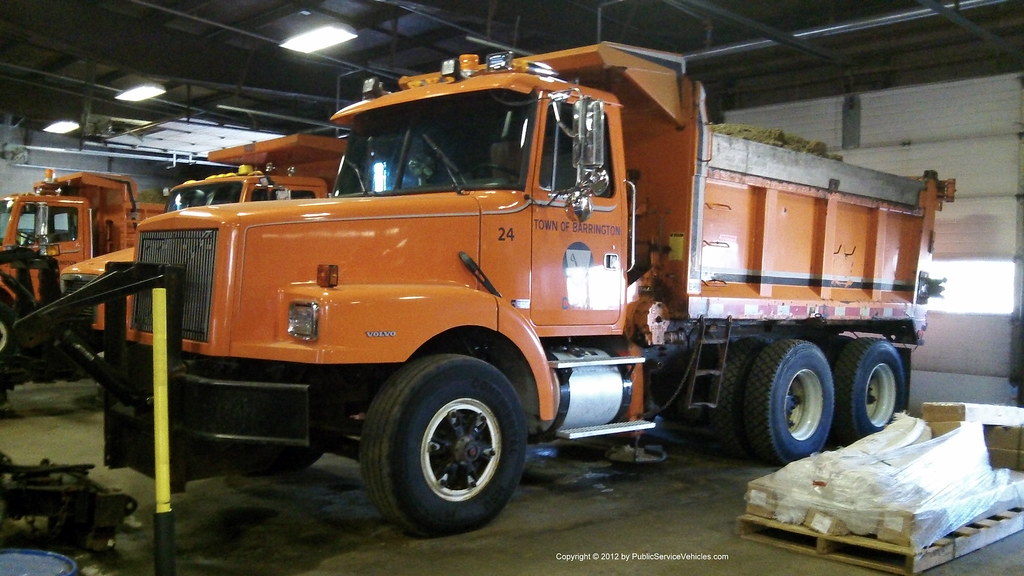 Barrington Public Works Truck 24 K.Egan Flickr