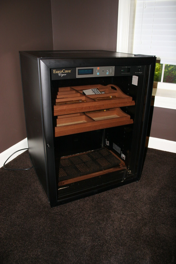 028 Eurocave Humidor FlipFlower Flickr