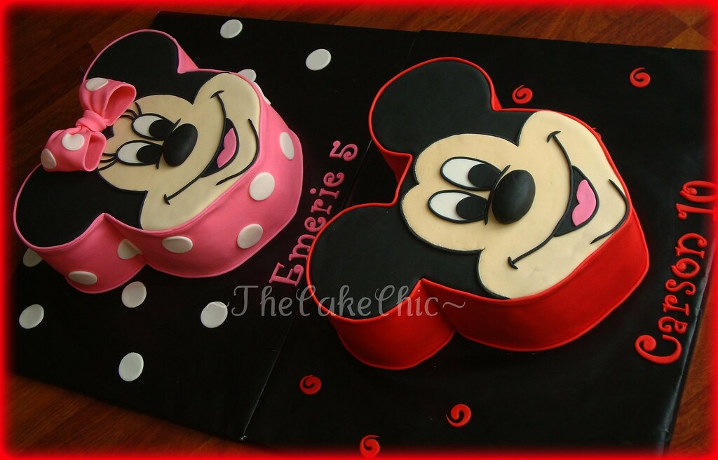 MinnieMickey cakes 016 Mickey and Minnie cakes made for a… Flickr