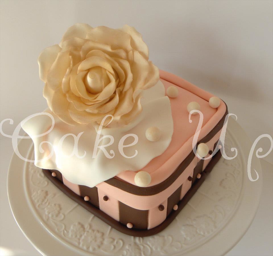 rose box cake Cake Up Flickr