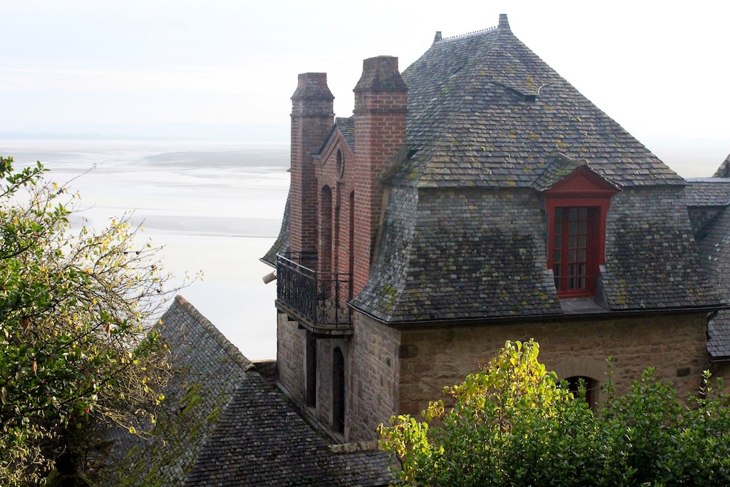6471433177_9c1c547045_o A house in Mont Saint Michel overl… Flickr