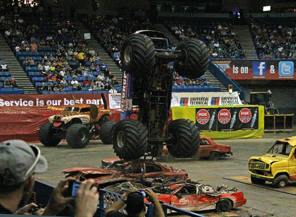McGruff Monster Truck at Tucson Monster Jam Rod won the Mo… Flickr