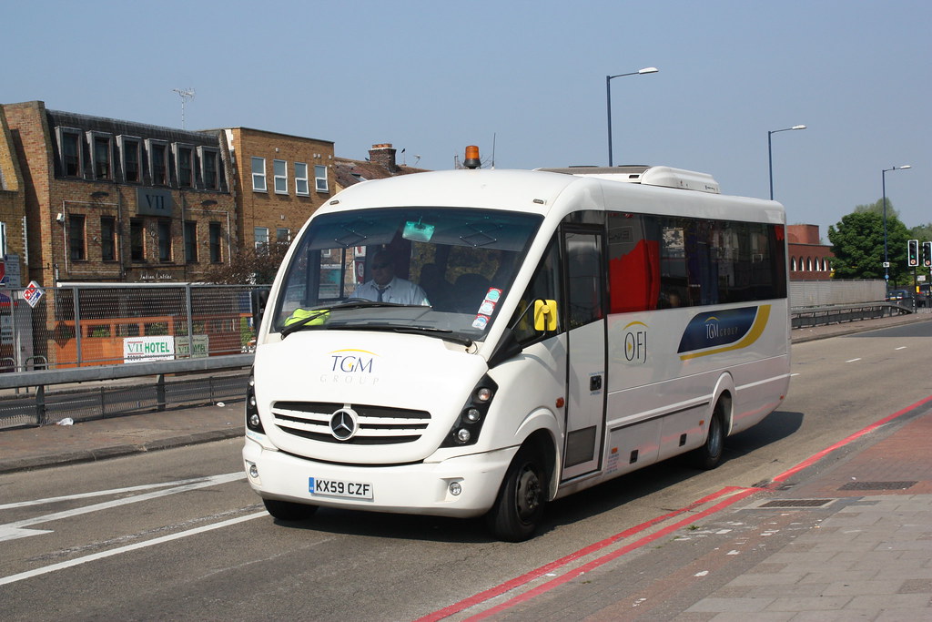 Bath Road (A4) Cranford 29/5/12 Chris Roberts Flickr