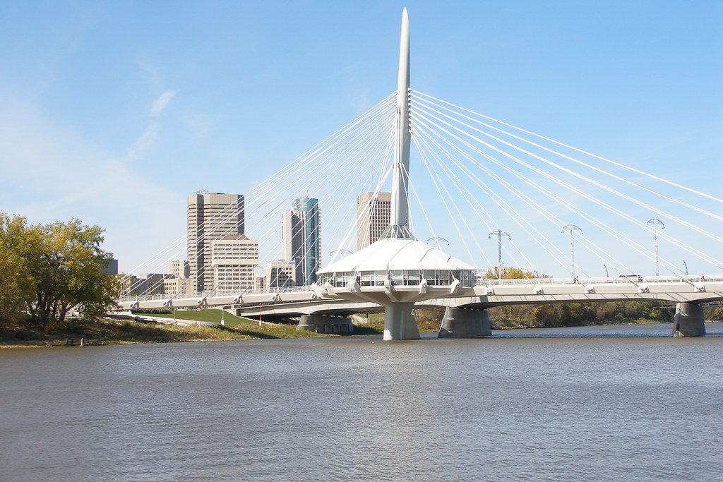Winnipeg bridge Manitoba 2008 Thomas Quine Flickr