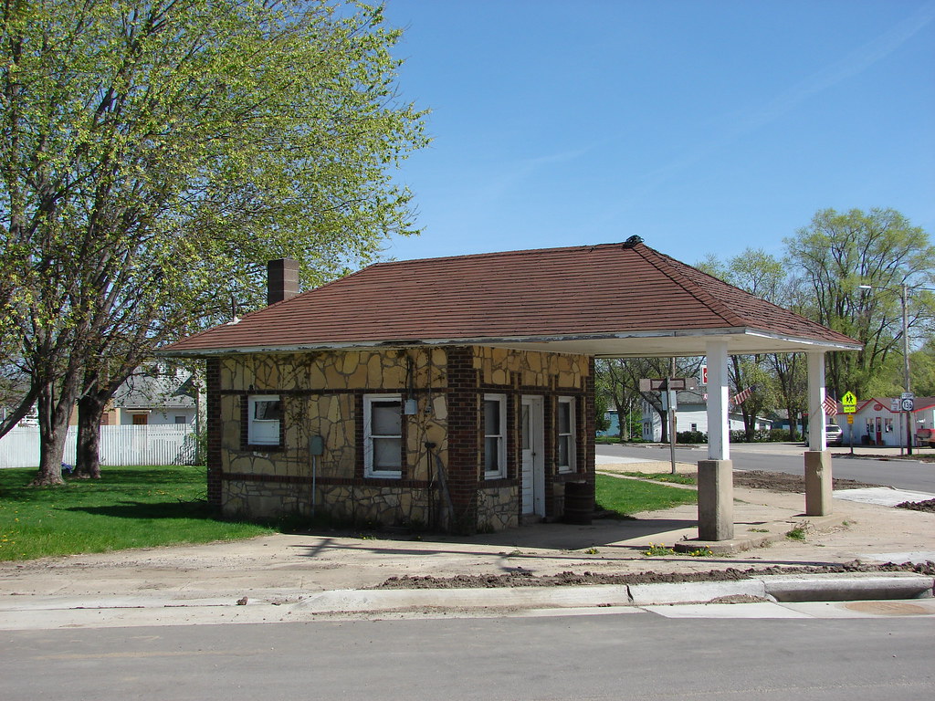 no fueling around here anymore This old gas station in Oxf… Flickr