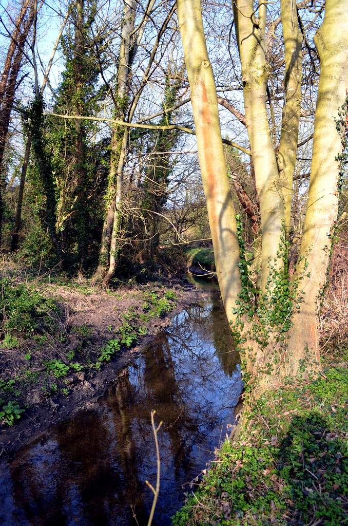 River Photo taken on tube walk 88 Hillingdon to Ickenham.… Flickr