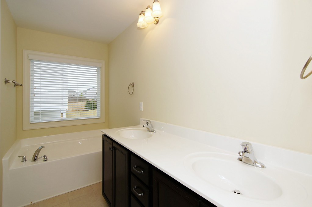 Bridgewater 144 Master Bathroom Button Walls Antique W… Flickr