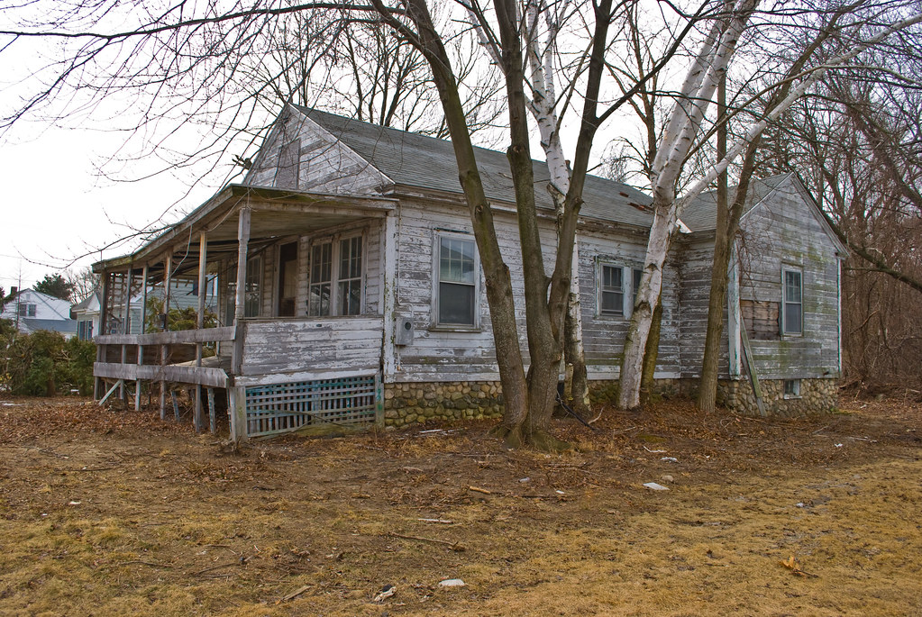 Unloved and South River Rd., Bedford, NH Flickr