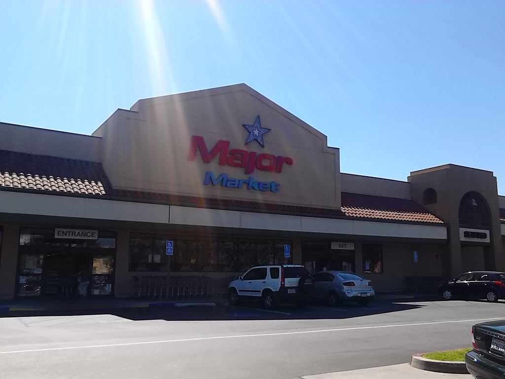 Major Glory!!! Major Market Escondido, a really neat groce… Flickr