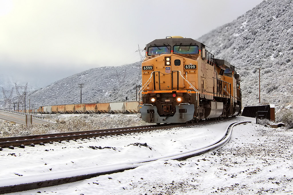 Snow in Cajon Pass a photo on Flickriver