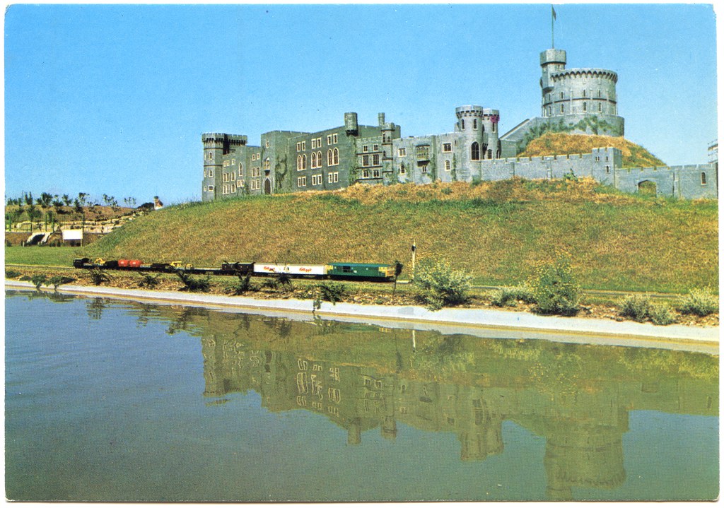 Tucktonia, Stour Road, Christchurch, Dorset "Windsor Castl… Flickr