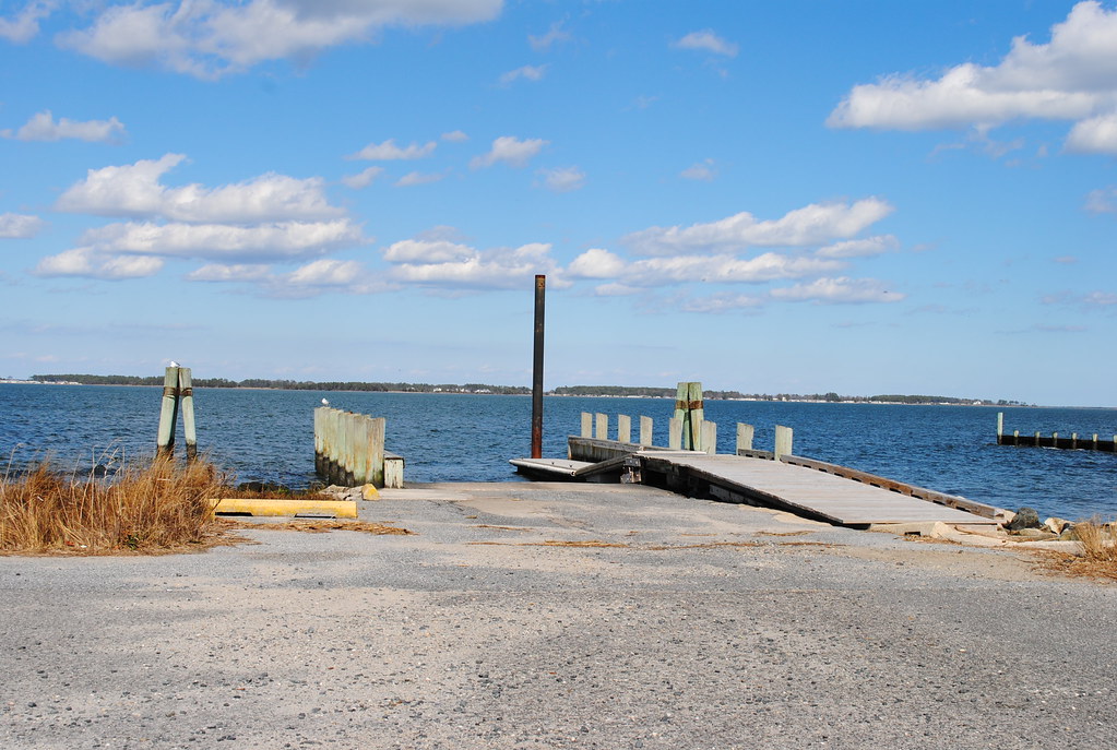 Holts Landing State Park Boat ramp / launch. Lee Cannon Flickr