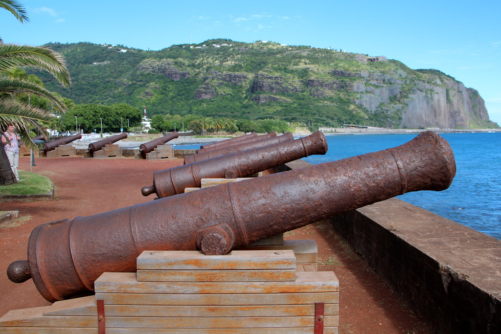 SaintDenis Les canons du Barachois Le Barachois est une… Flickr