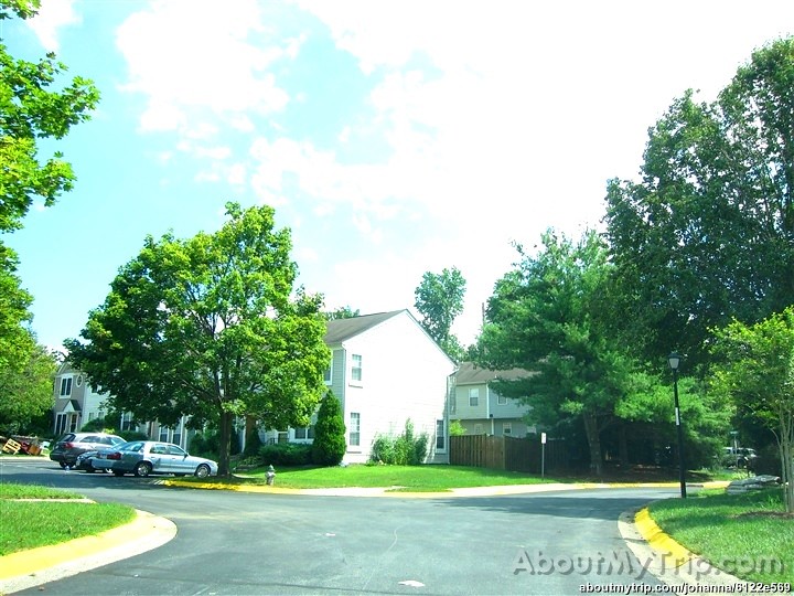 Shotley Bridge Pl (Brookeville, MD, Montgomery County) to Village Mart