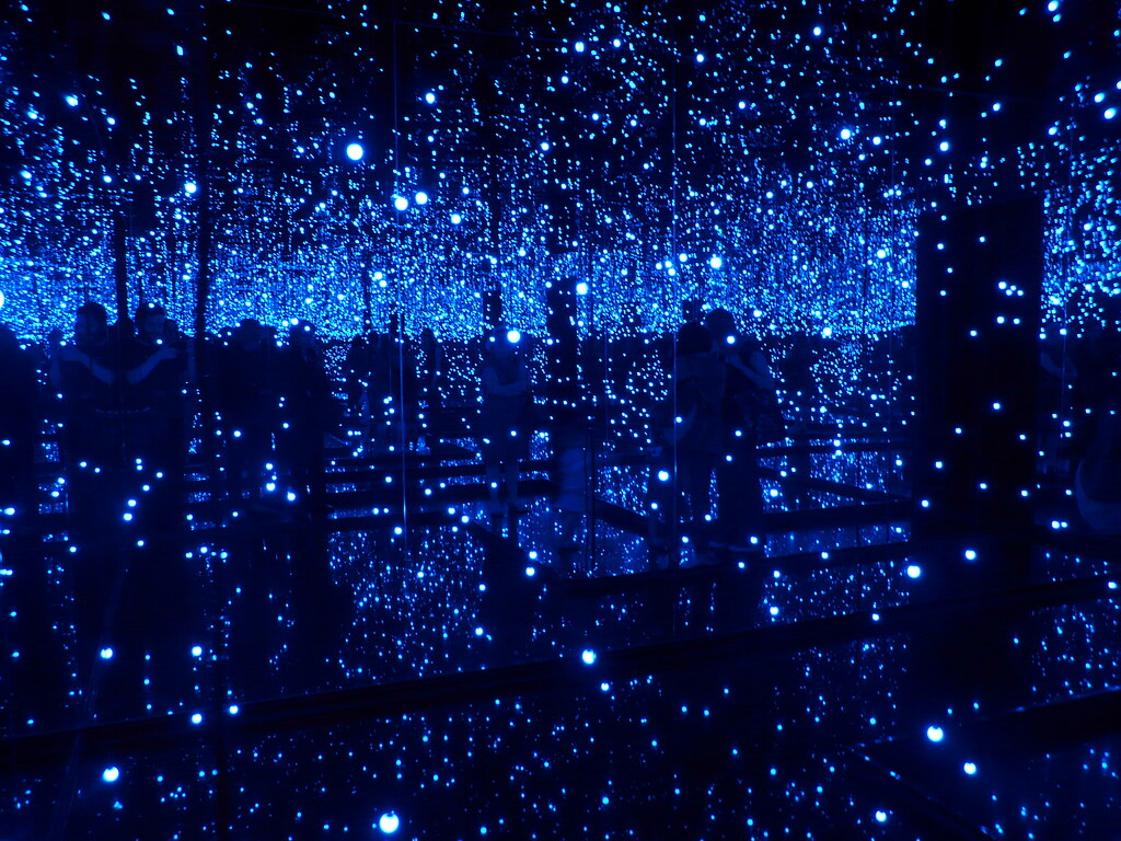 'Infinity Mirrored Room Filled With the Brilliance of Lif… Flickr