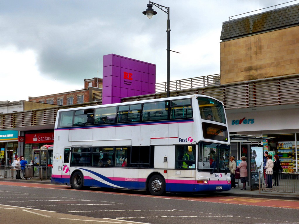 First Bus Y986 NLP in Main Street, Rutherglen 2016 Flickr