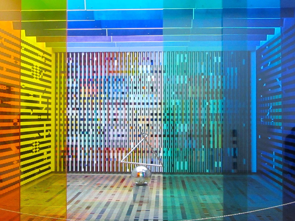 Rainbow room, commissioned by Pompidou and moved f… Flickr