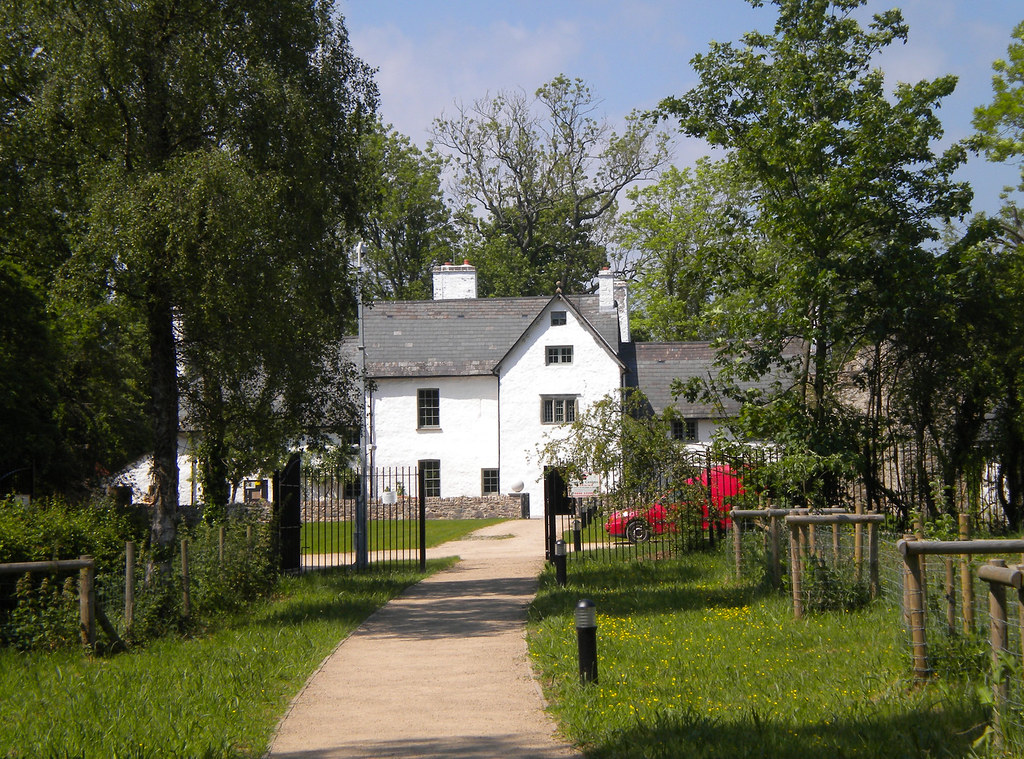 Llanyrafon Farm/Manor, Llanfrechfa Way, Cwmbran 29 May 201… Flickr