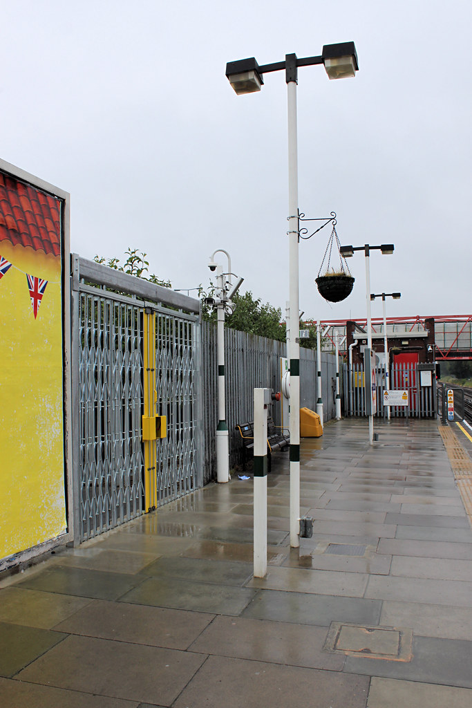 Leyton Underground station New exit on E/B platform for Ol… Flickr