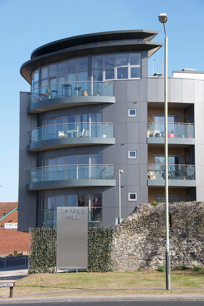 Grapes Hill, Norwich, Norfolk The new sign on Grapes Hill,… Flickr