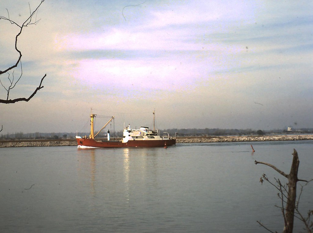 Downbound in Amherstburg Channel Another ship is downbound… Flickr