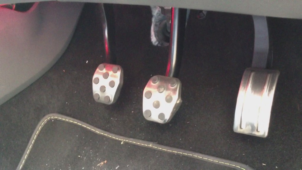 Clutch pedal drop 300512 4eedcdf7451d4f5feb060ea589b5d96c Flickr