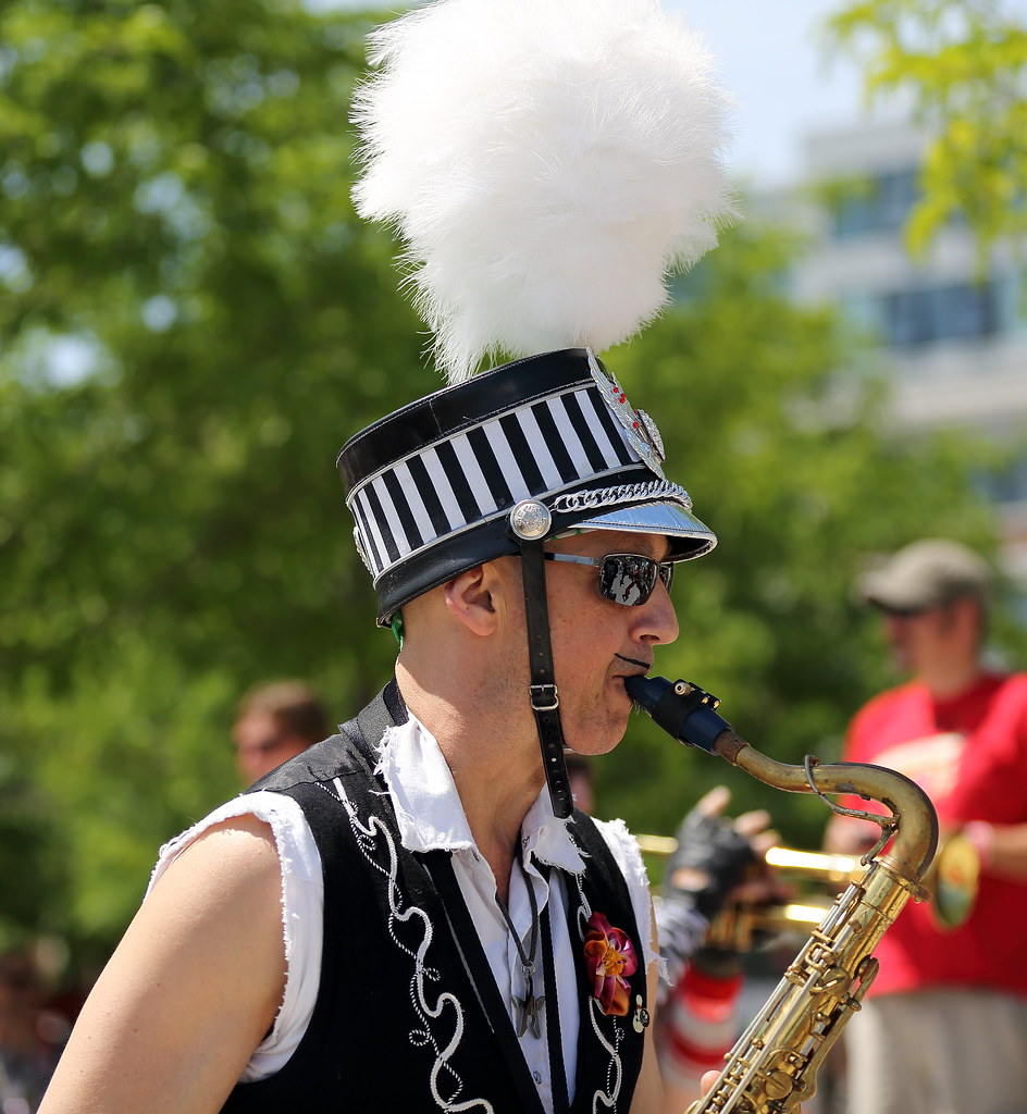 Tour de Fat Saxophone Player Saxophone player in marching … Flickr