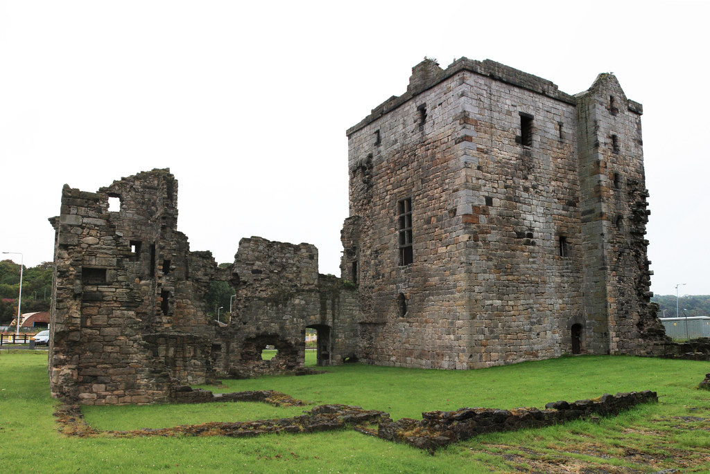 Rosyth Castle (4) From this angle it can be seen that whil… Flickr