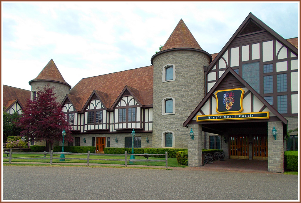 Canterbury Village in Lake Orion I attended a family weddi… Flickr