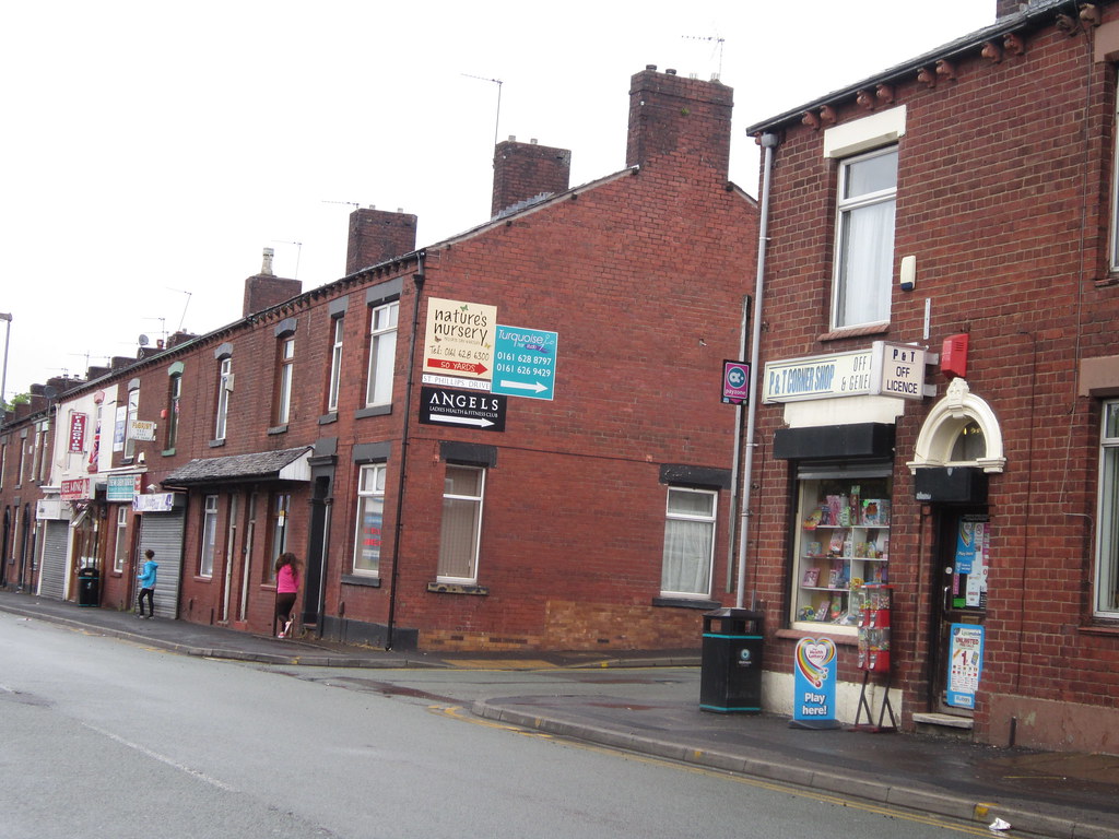 Royton, Oldham. Oldham Rd. p4342yahoo.co.uk (paul62) Flickr