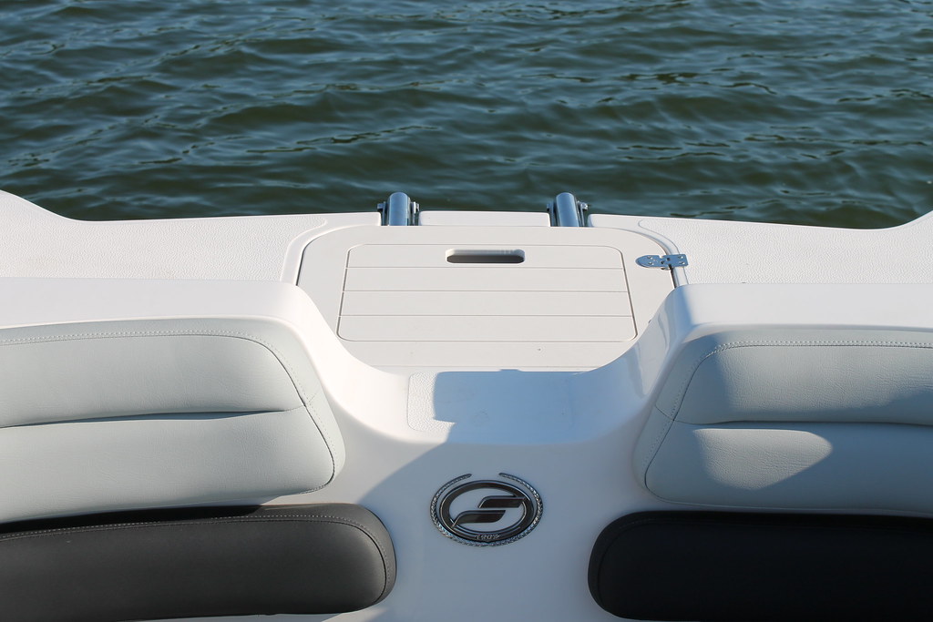 Starcraft SCX Deck Boat Bow Boarding Ladder Starcraft SCX … Flickr