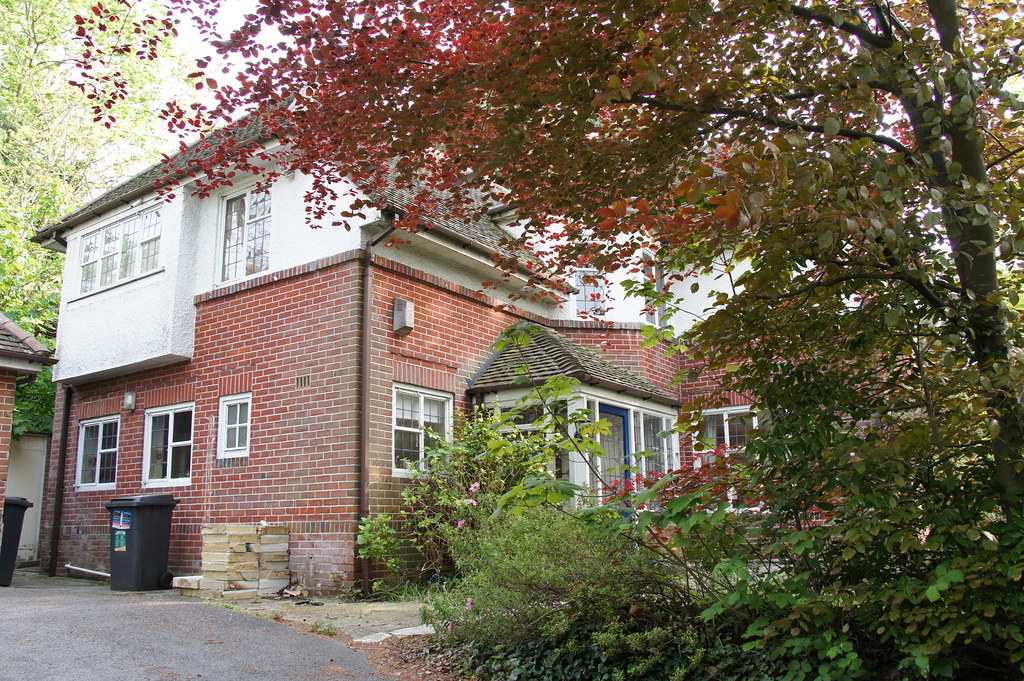 Berry Lodge (High End), 2 Glenferness Avenue, Talbot Woods, Bournemouth, Dorset a photo on