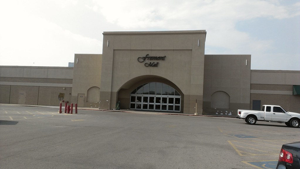 Fremont Mall Fremont, Nebraska Main Entrance a photo on Flickriver