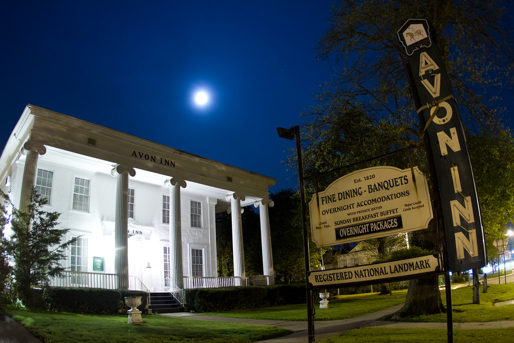 Avon Inn. Avon Inn, Avon NY. 15mm fisheye HDR Ed Szlosek Flickr