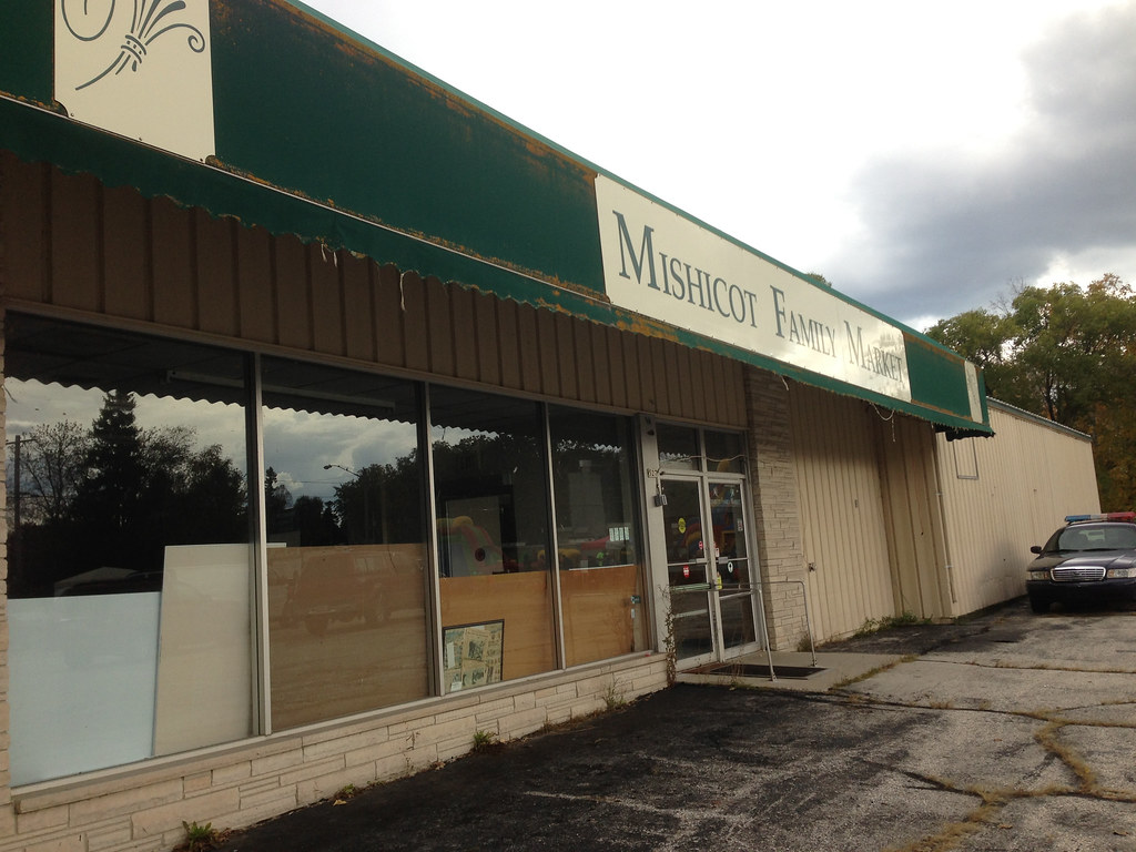 Former Mishicot Family Market Mishicot, WI The former Mis… Flickr