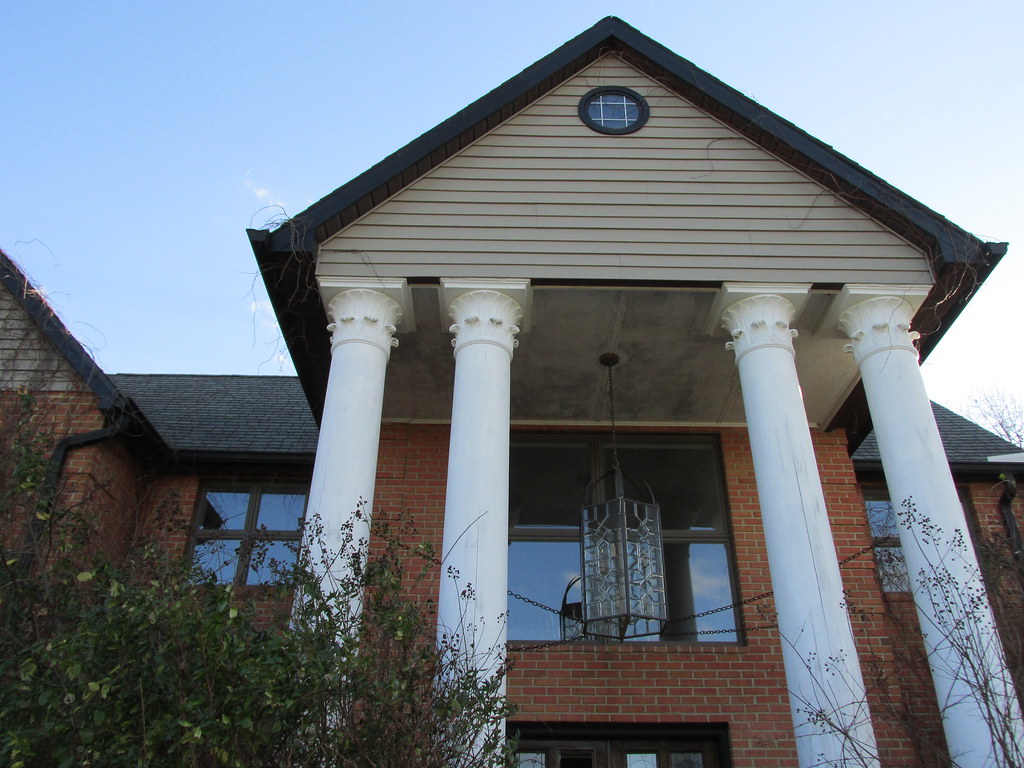 Broken Gate Mansion Flickr