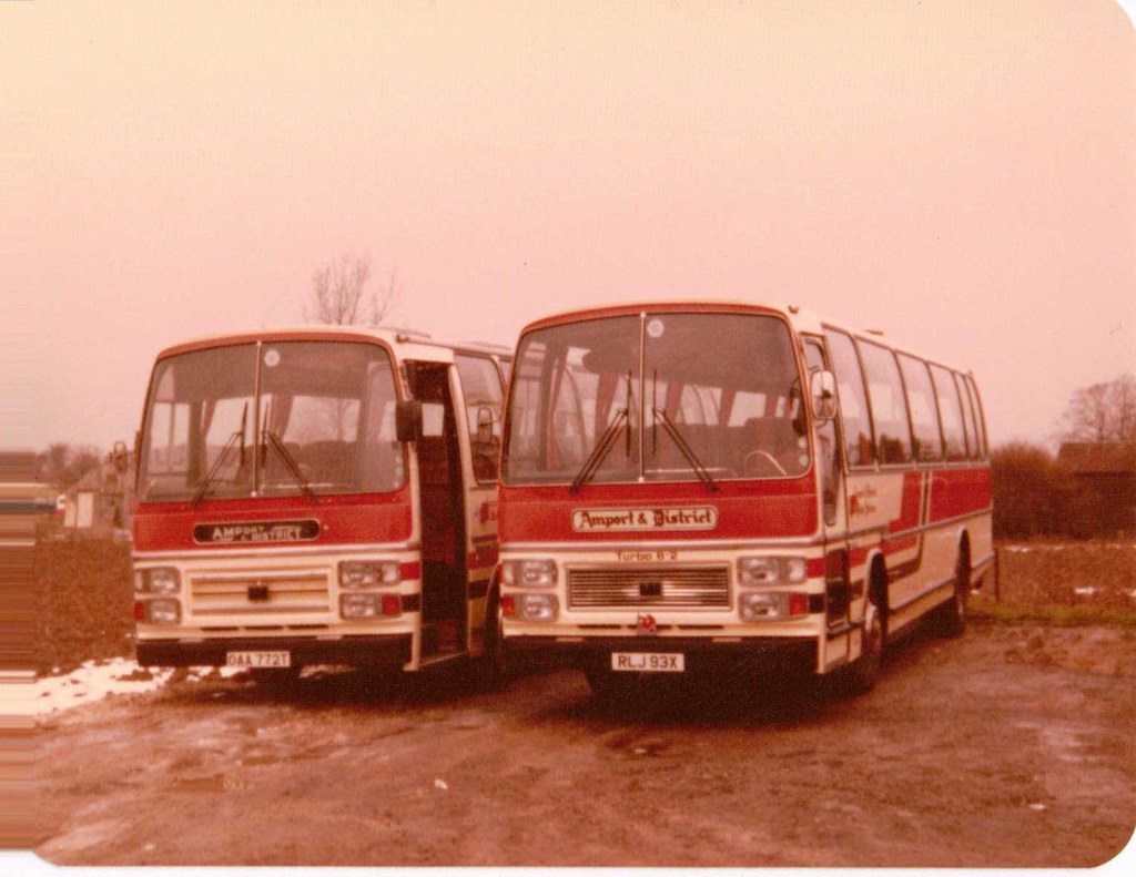 File5 Amport & District Bedford/Plaxton in the yard doncaster2009