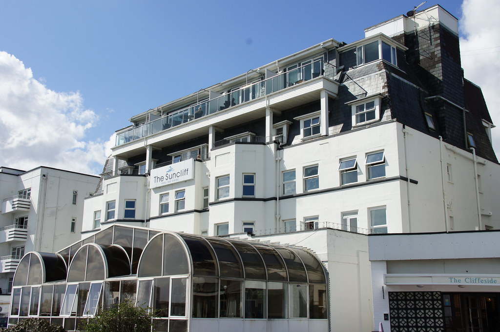 The Suncliff Hotel (East Cliff House), 29 East Overcliff Drive (33