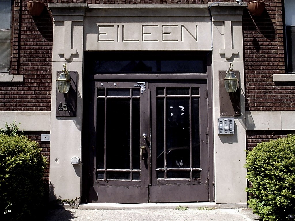 Entrance, Eileen Apartments 454 West AlexandrineDetroit… Flickr