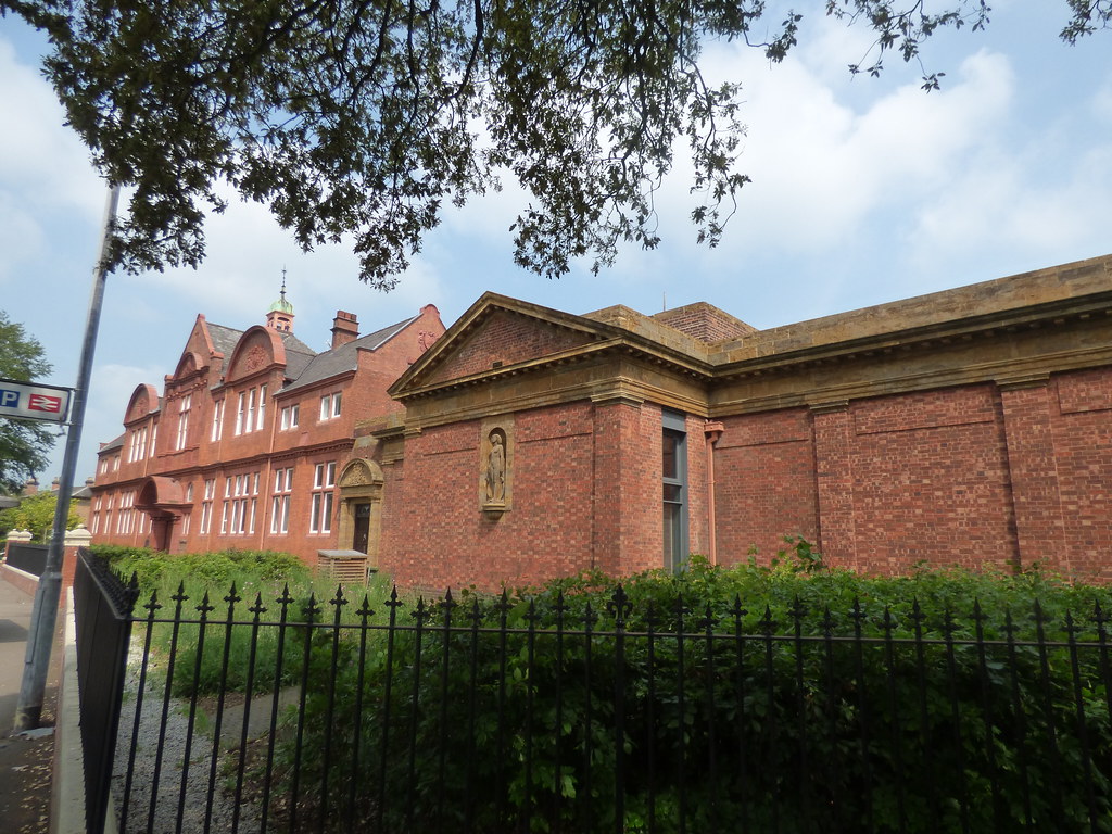 Royal Leamington Spa Library and Art Gallery Avenue Road, Leamington
