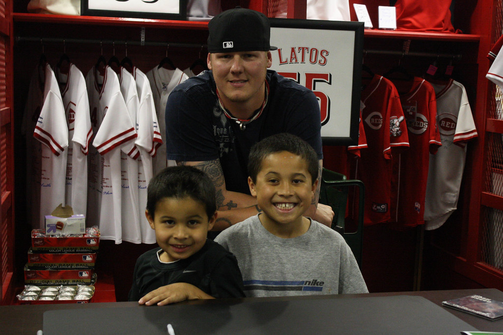 Mat Latos signing Cincinnati Reds pitcher Mat Latos visite… Flickr