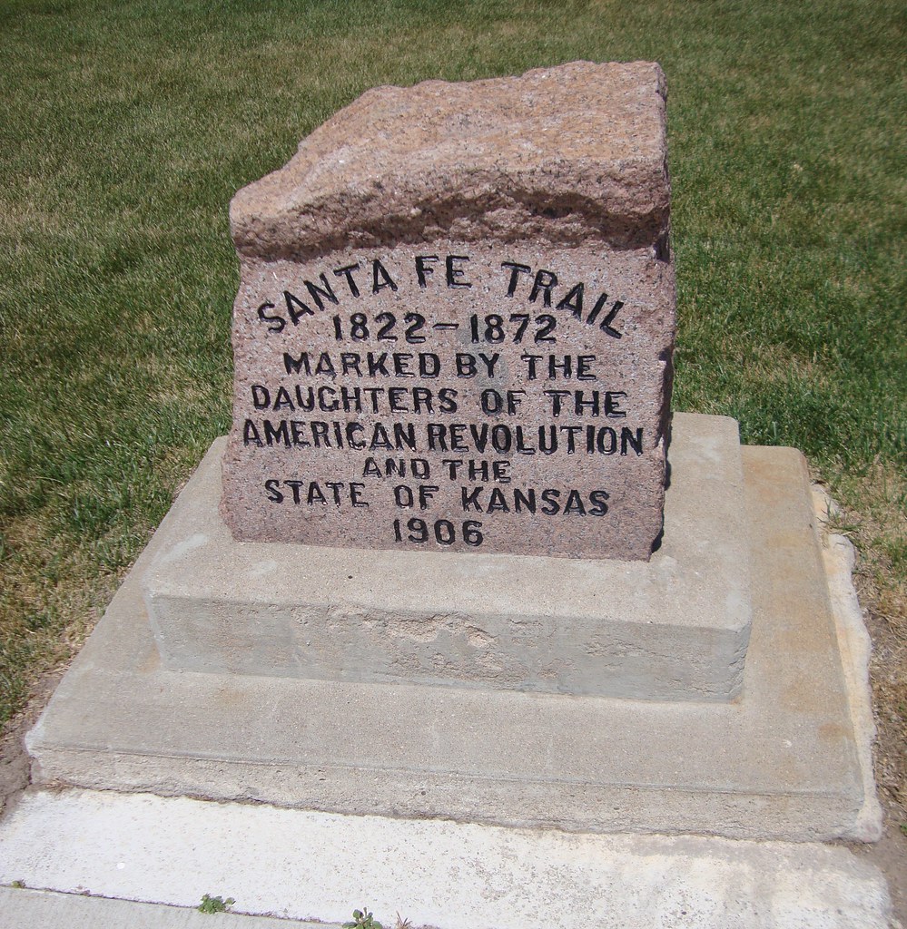 Santa Fe Trail Marker (Lakin, Kansas) Located in front of … Flickr