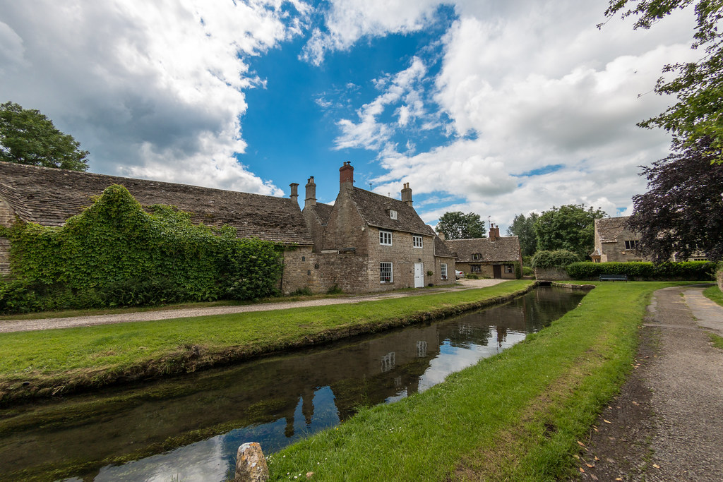 Cotswold Cottage on the Thames Path Neil Baldwin Flickr