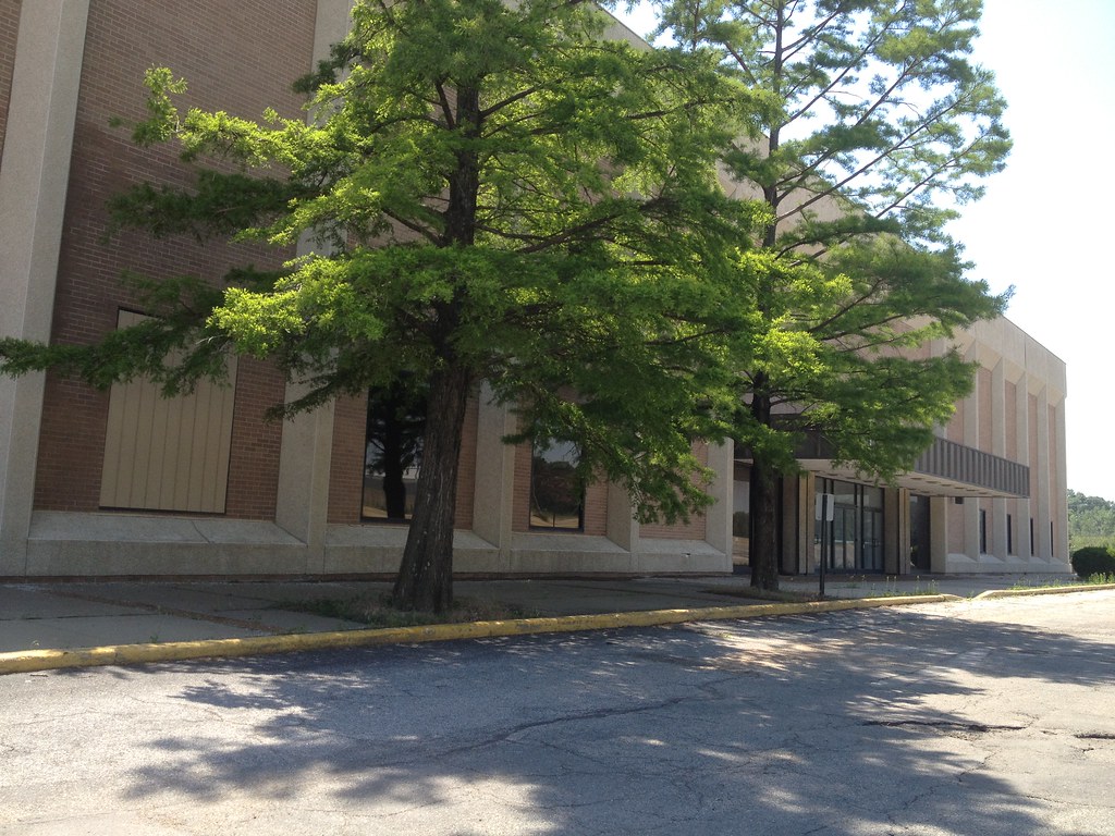 Macys/Dillards Indian Springs Mall Mike Kalasnik Flickr