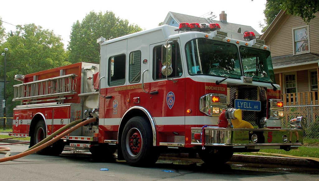 DSC_0014 Rochester, NY Fire Department Engine 5 working at… Flickr
